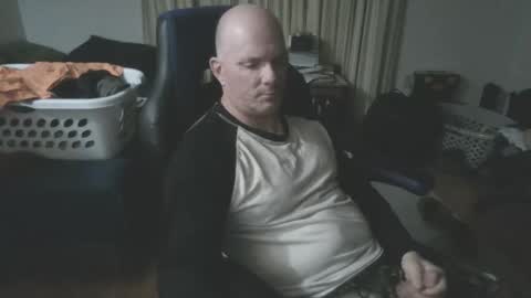 Snapshot of emsguy1 chatting on December 2025 04:40:02 AM Matt online show from December 2025 04:40:02 AM