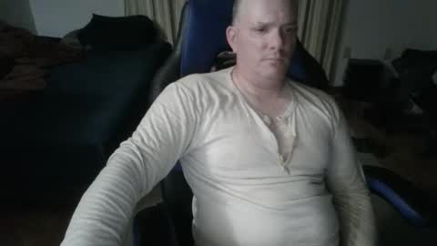 Snapshot of emsguy1 chatting on May 2026 04:09:02 AM Matt online show from May 2026 04:09:02 AM