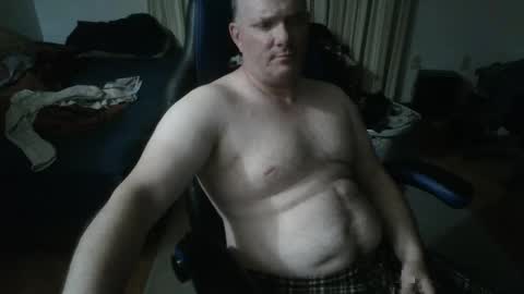 Snapshot of emsguy1 chatting on May 2026 04:40:01 AM Matt online show from May 2026 04:40:01 AM
