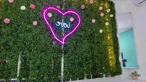 Snapshot of emy_0 chatting on December 2024 10:49:01 AM Emy online show from December 2024 10:49:01 AM