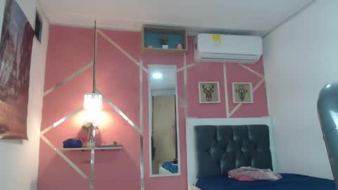 Snapshot of emy_0 chatting on February 2025 03:31:02 AM Emy online show from February 2025 03:31:02 AM