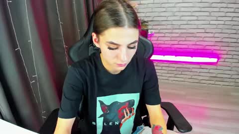 emy__angel online show from February 2025 03:52:02 AM