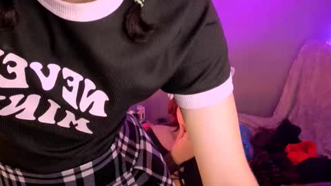 emy_flaker online show from March 2026 05:03:02 AM