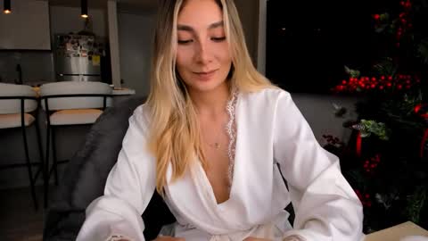 Snapshot of emyconneer chatting on December 2024 09:33:01 PM emyconneer online show from December 2024 09:33:01 PM