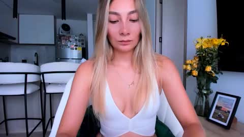 Snapshot of emyconneer chatting on January 2025 02:25:01 PM emyconneer online show from January 2025 02:25:01 PM