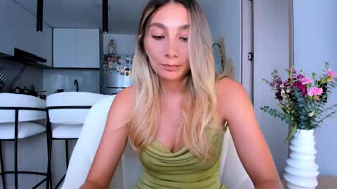 Snapshot of emyconneer chatting on January 2025 07:54:01 PM emyconneer online show from January 2025 07:54:01 PM