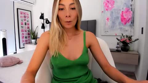 Snapshot of emyconneer chatting on January 2025 06:49:02 PM emyconneer online show from January 2025 06:49:02 PM