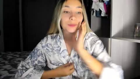 Snapshot of emyconneer chatting on February 2025 12:41:02 AM emyconneer online show from February 2025 12:41:02 AM