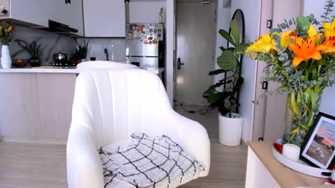 Snapshot of emyconneer chatting on February 2025 04:55:01 PM emyconneer online show from February 2025 04:55:01 PM