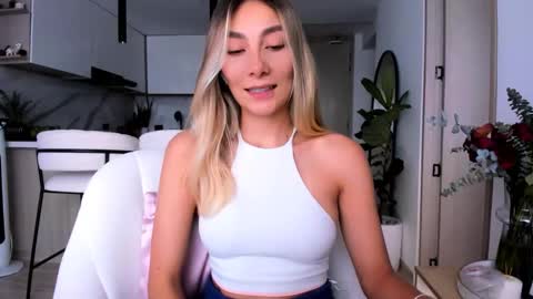 Snapshot of emyconneer chatting on February 2025 03:05:02 PM emyconneer online show from February 2025 03:05:02 PM