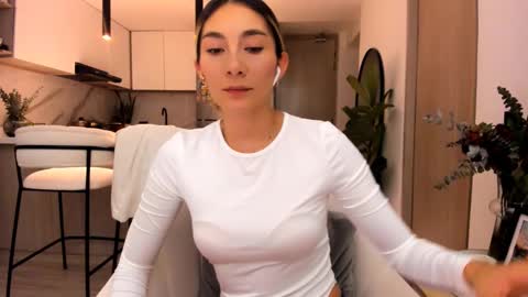 Snapshot of emyconneer chatting on February 2025 02:17:02 AM emyconneer online show from February 2025 02:17:02 AM