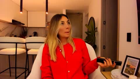 Snapshot of emyconneer chatting on February 2025 03:14:02 AM emyconneer online show from February 2025 03:14:02 AM