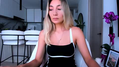 Snapshot of emyconneer chatting on March 2025 07:12:02 PM emyconneer online show from March 2025 07:12:02 PM