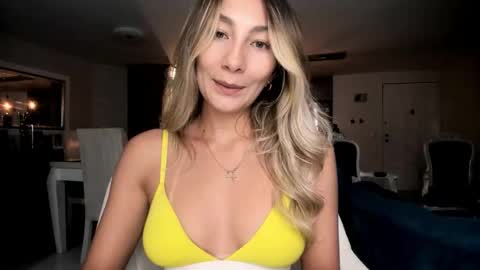 Snapshot of emyconneer chatting on November 2025 11:59:01 PM emyconneer online show from November 2025 11:59:01 PM