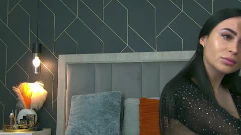 Snapshot of emylaveau chatting on March 2026 05:19:01 AM Emy online show from March 2026 05:19:01 AM