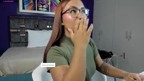 Emylilux online show from March 2026 12:09:01 PM