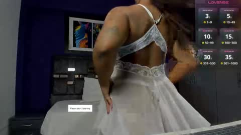 Emylilux online show from April 2026 12:16:02 PM