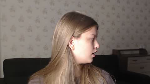 EmySway online show from December 2024 04:36:01 PM