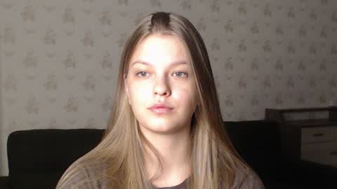 EmySway online show from December 2024 10:40:02 PM