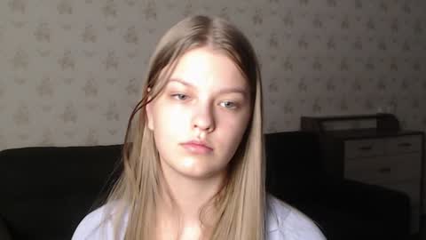 EmySway online show from December 2024 09:09:02 PM