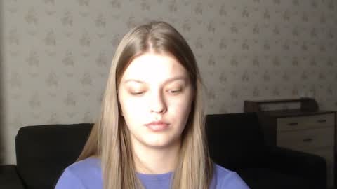 EmySway online show from December 2024 09:20:01 PM