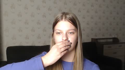 EmySway online show from December 2024 07:53:02 PM