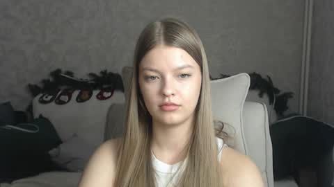 EmySway online show from December 2024 08:26:01 AM