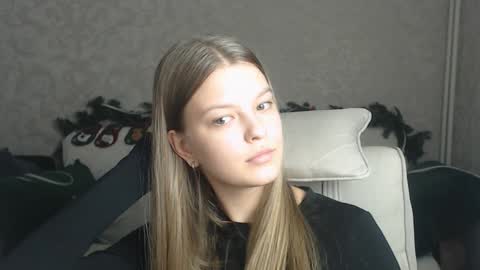 EmySway online show from January 2025 02:51:02 PM