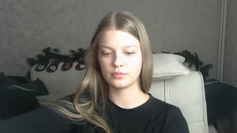 EmySway online show from January 2025 06:03:02 PM