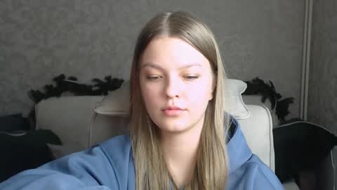 EmySway online show from January 2025 02:07:01 PM