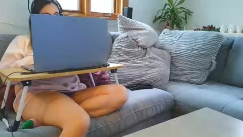 emyxxl online show from December 2025 01:05:01 PM