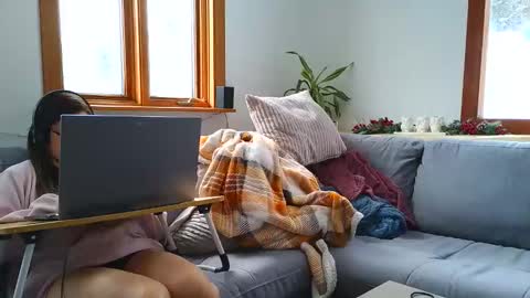 emyxxl online show from December 2025 01:52:02 PM