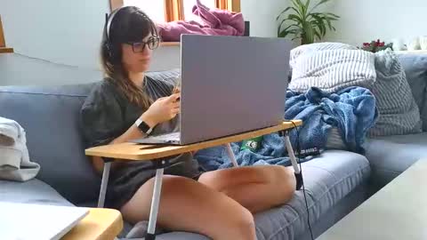 emyxxl online show from January 2026 02:32:01 PM