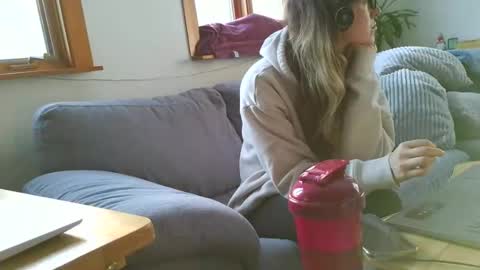 emyxxl online show from February 2026 01:28:02 PM