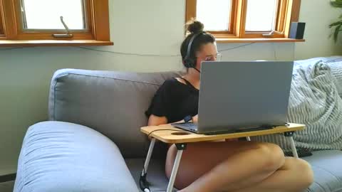 emyxxl online show from May 2026 05:53:01 PM
