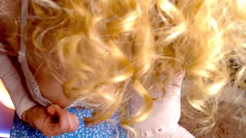 Snapshot of enchanti chatting on January 2025 05:53:01 PM Enchanti online show from January 2025 05:53:01 PM