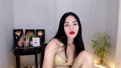 enchantress_mia03 online show from May 2026 03:10:01 PM