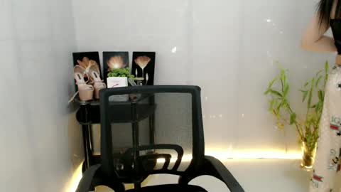 enchantress_mia03 online show from July 2026 06:17:01 AM