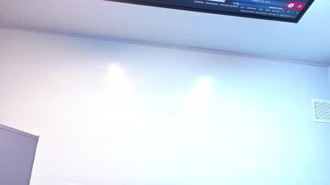 EnchantressQueen online show from December 2025 07:07:01 PM