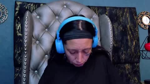 Snapshot of enchantressqueen chatting on April 2026 12:17:02 PM EnchantressQueen online show from April 2026 12:17:02 PM