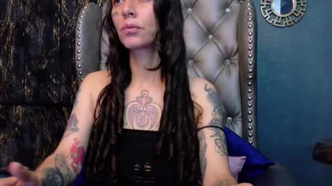 Snapshot of enchantressqueen chatting on May 2026 12:23:02 PM EnchantressQueen online show from May 2026 12:23:02 PM
