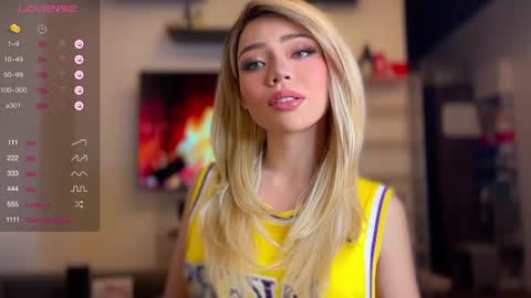 Snapshot of enchatressdixie chatting on December 2024 11:28:02 PM dixie online show from December 2024 11:28:02 PM