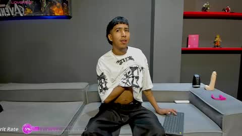Snapshot of ender_h0tt chatting on April 2026 02:18:01 PM Ender online show from April 2026 02:18:01 PM