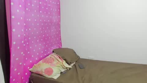 Snapshot of engel20042001 chatting on December 2024 05:53:02 AM engel20042001 online show from December 2024 05:53:02 AM