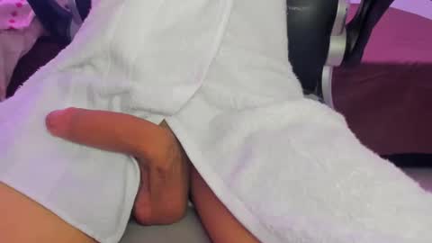 Snapshot of engel20042001 chatting on December 2024 04:09:01 PM engel20042001 online show from December 2024 04:09:01 PM