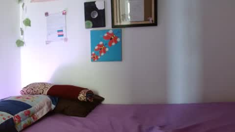 Snapshot of engel20042001 chatting on October 2025 12:05:01 PM engel20042001 online show from October 2025 12:05:01 PM