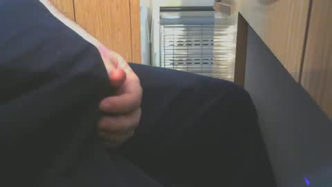 engin_83 online show from December 2025 08:58:01 PM