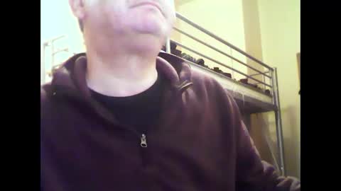 Snapshot of englishguysurrey chatting on December 2024 06:28:01 PM englishguysurrey online show from December 2024 06:28:01 PM