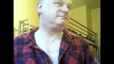 Snapshot of englishguysurrey chatting on January 2025 04:08:01 PM englishguysurrey online show from January 2025 04:08:01 PM