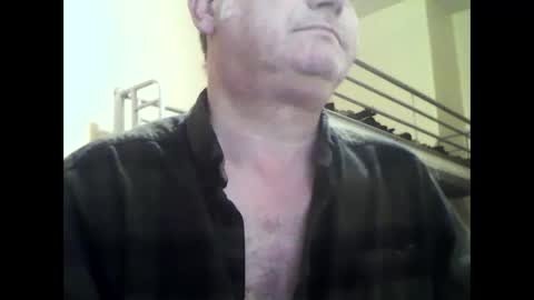 Snapshot of englishguysurrey chatting on February 2025 06:13:01 PM englishguysurrey online show from February 2025 06:13:01 PM